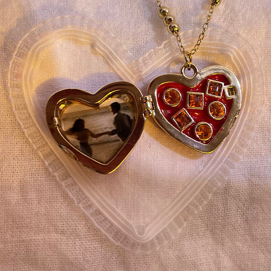 Çikolata Kutusu Madalyon Kolye