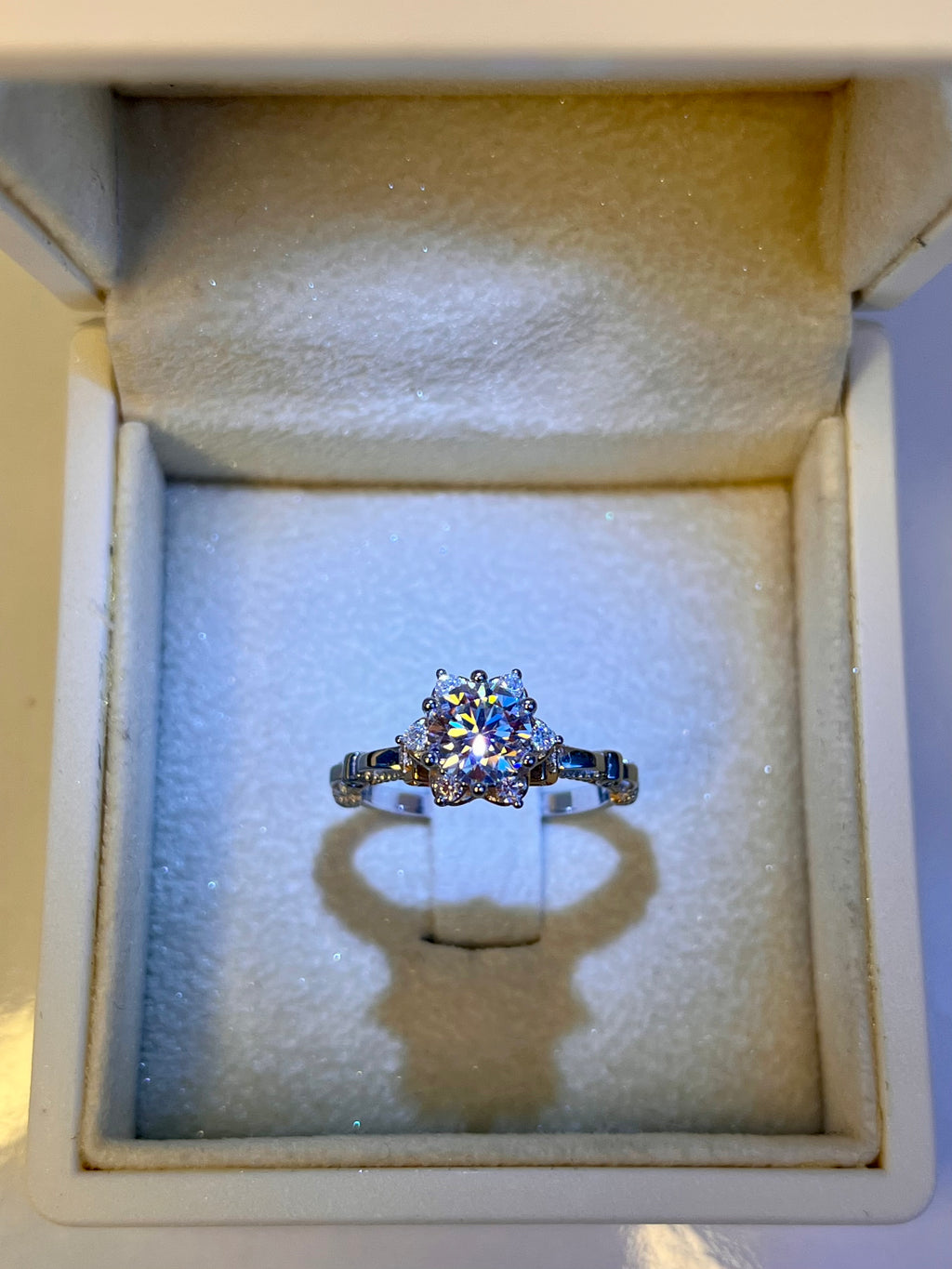 Moissanite Ring - GRA Certified - Pass Test Diamond Pen