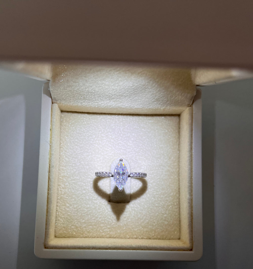 Moissanite Ring - GRA Certified - Pass Test Diamond Pen